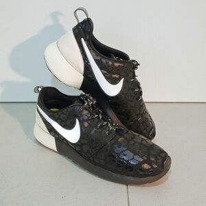 Nike Roshe Run Women's Black Leopard w/White Accents Sneakers - Size 7.5